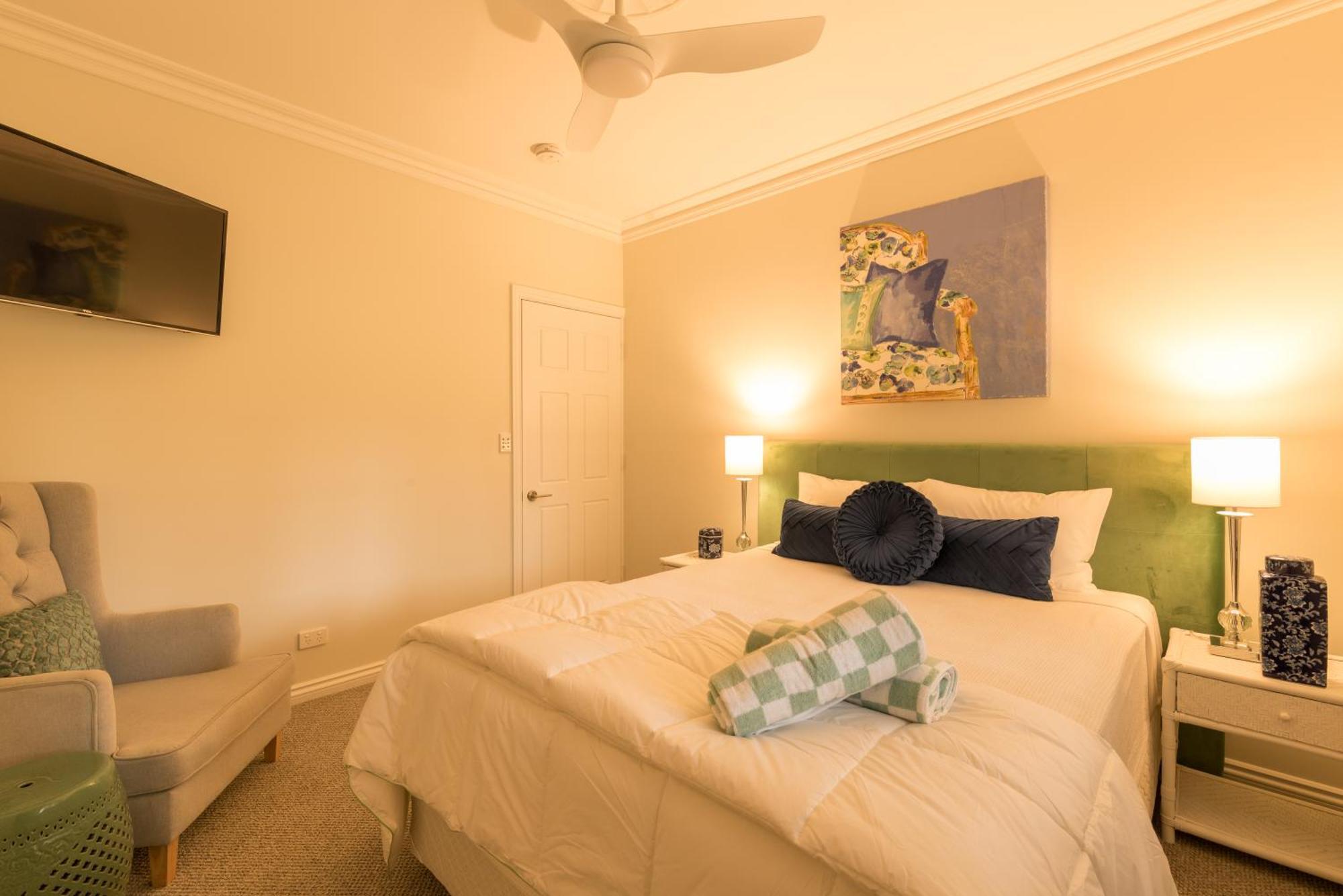 Maleny Hotel Екстериор снимка
