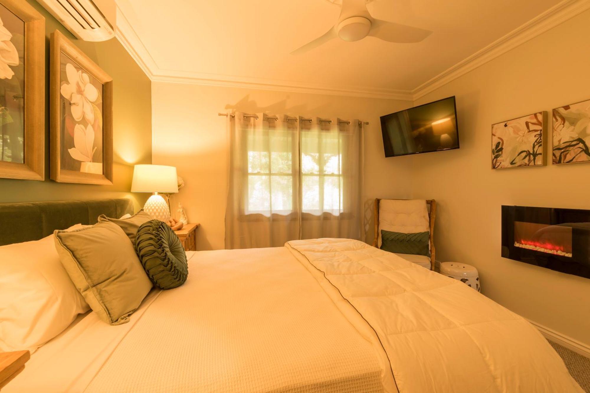 Maleny Hotel Екстериор снимка