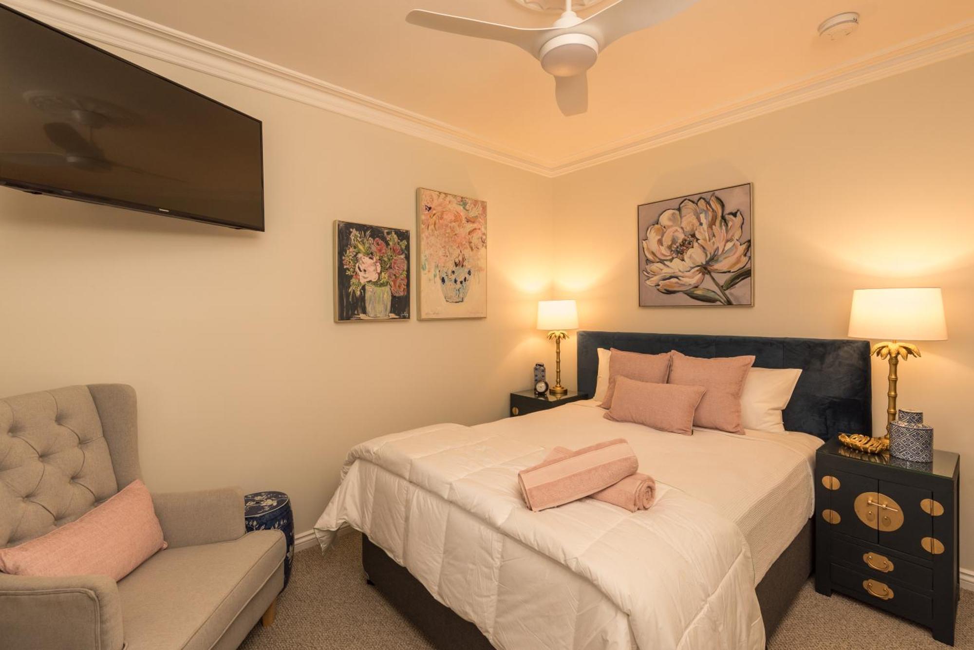 Maleny Hotel Екстериор снимка