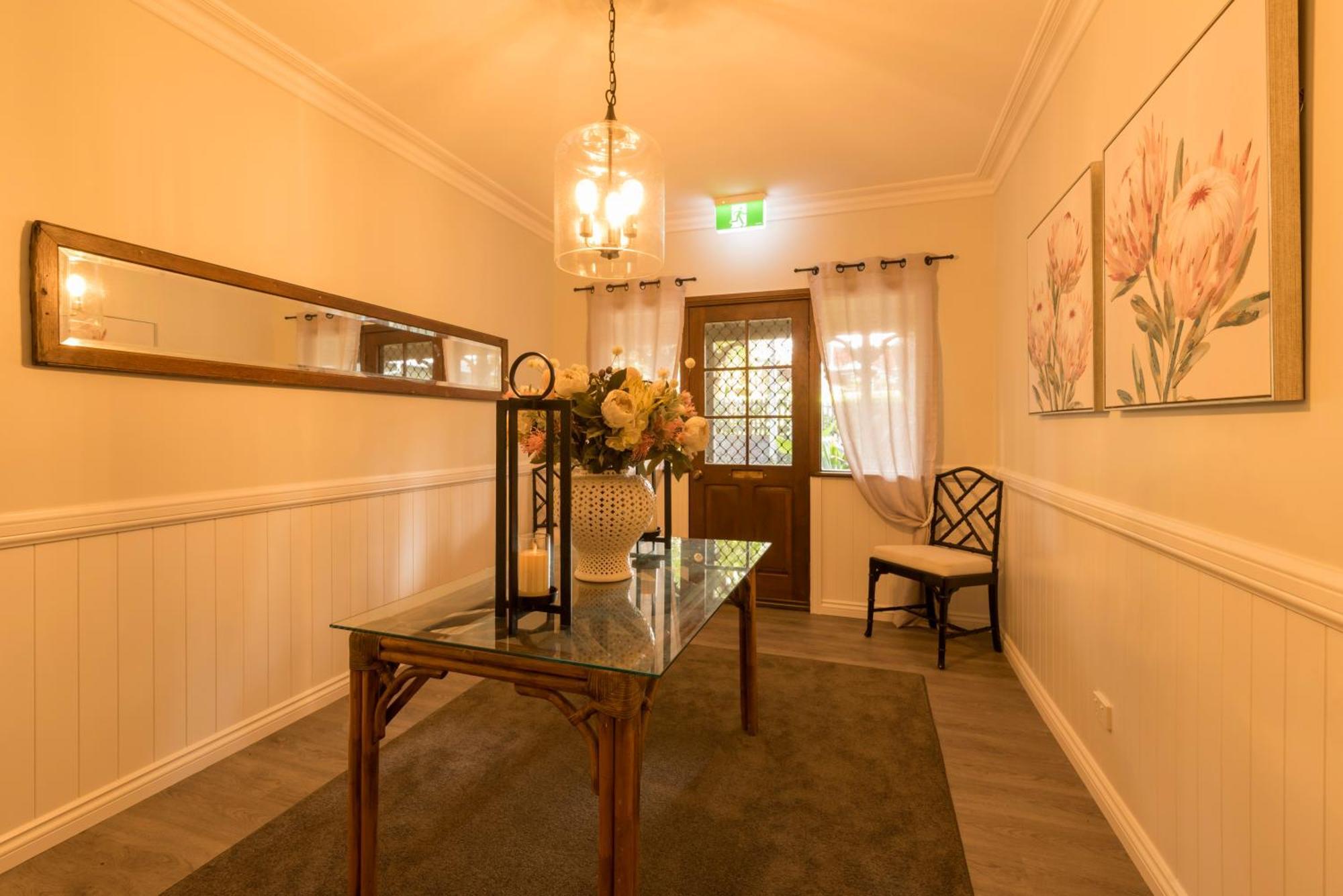 Maleny Hotel Екстериор снимка