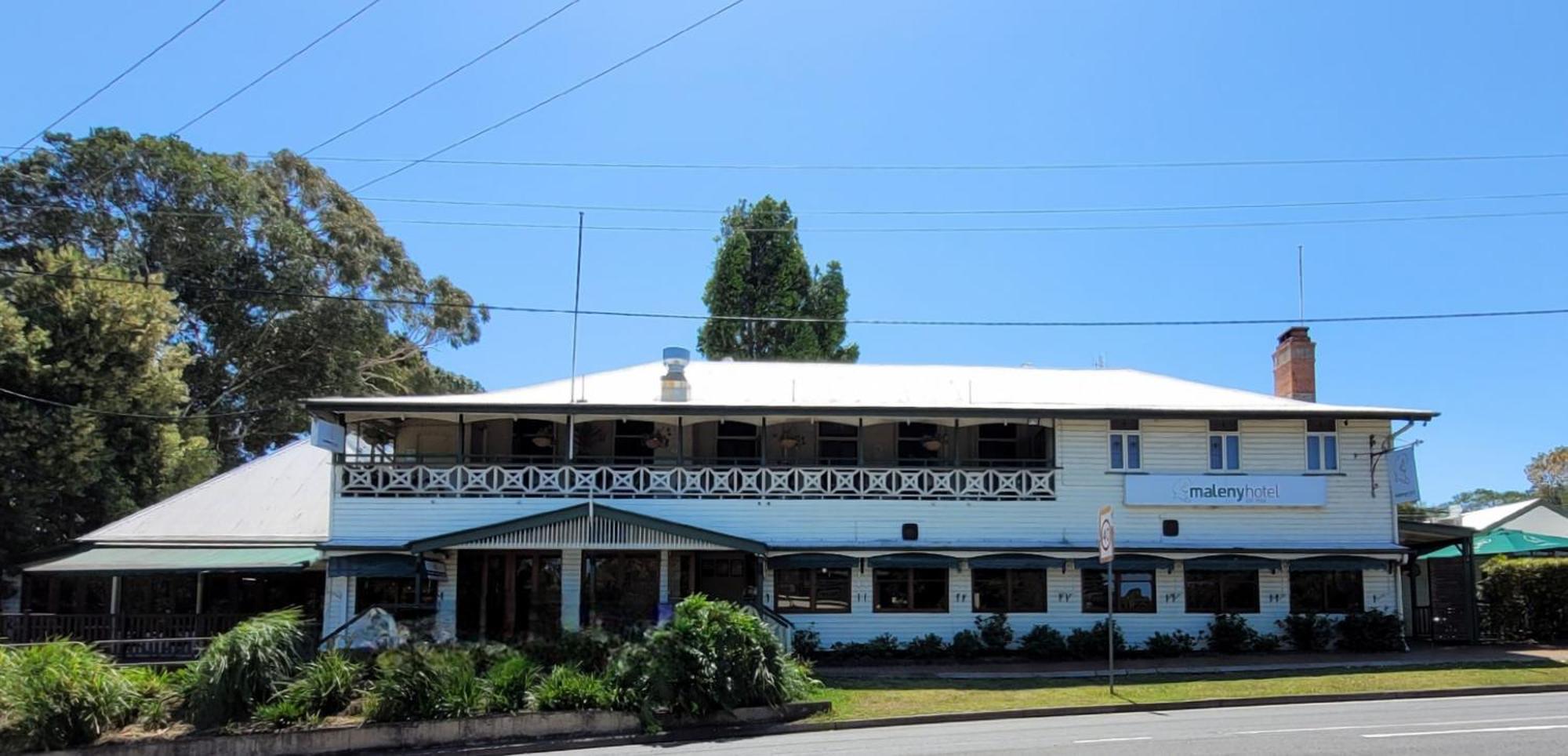 Maleny Hotel Екстериор снимка