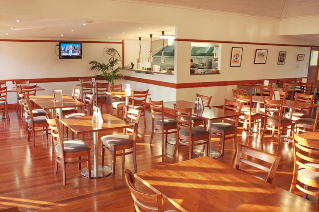 Maleny Hotel Екстериор снимка