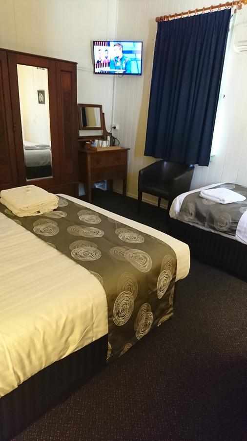 Maleny Hotel Екстериор снимка