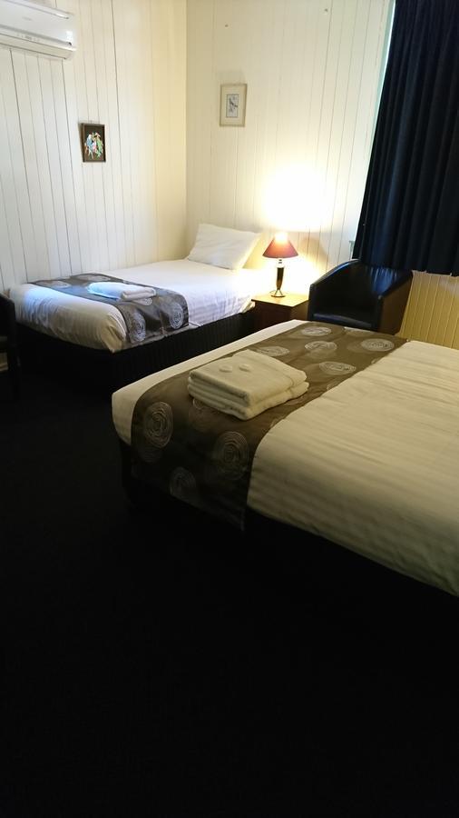 Maleny Hotel Екстериор снимка
