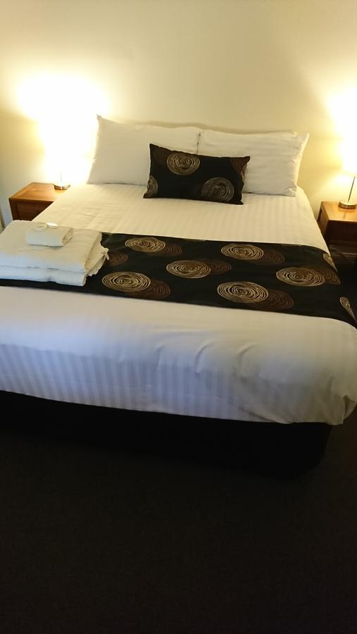 Maleny Hotel Екстериор снимка