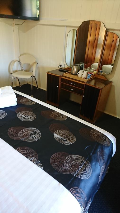 Maleny Hotel Екстериор снимка