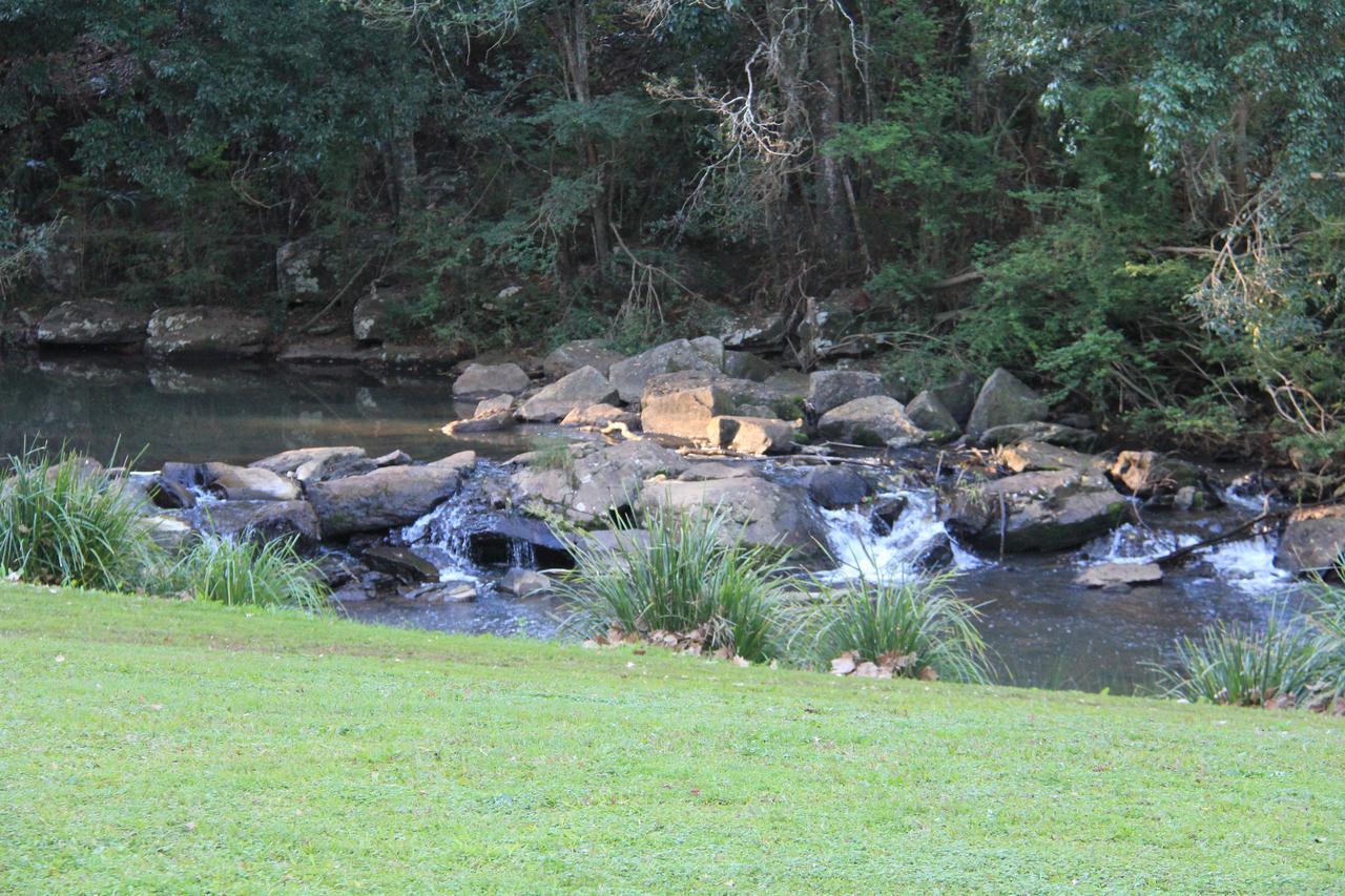 Maleny Hotel Екстериор снимка