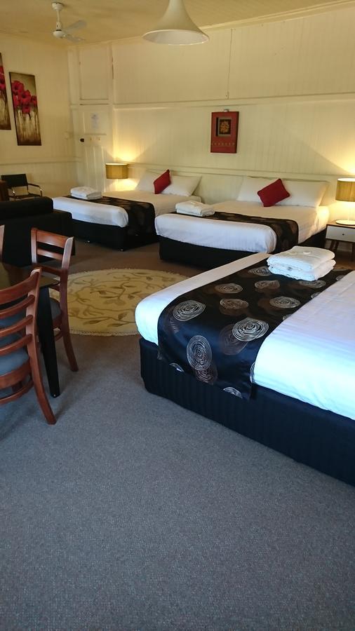 Maleny Hotel Екстериор снимка