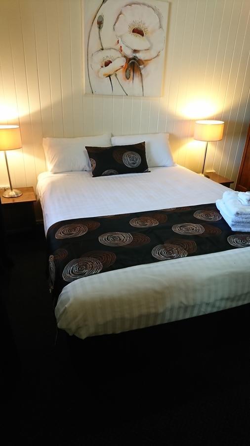 Maleny Hotel Екстериор снимка