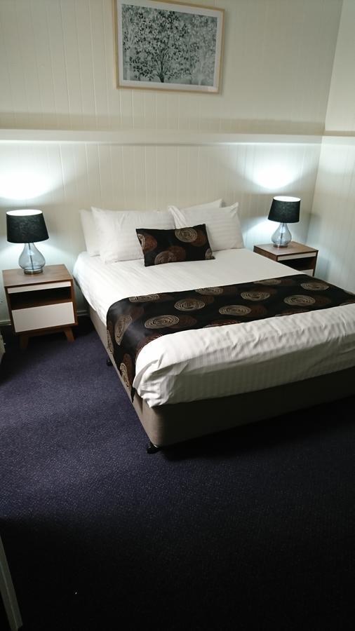 Maleny Hotel Екстериор снимка