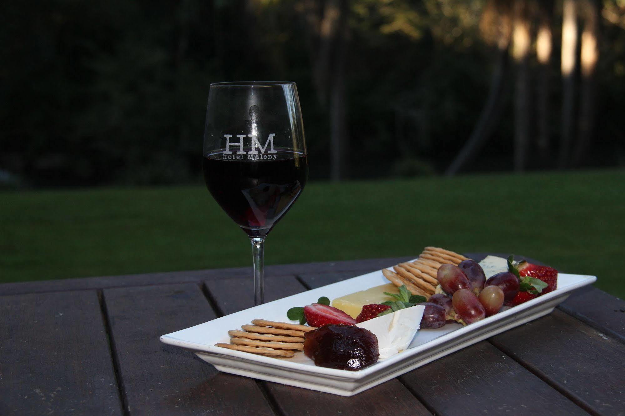 Maleny Hotel Екстериор снимка